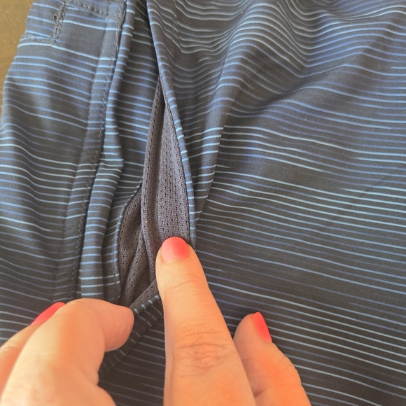 NWT GAIAM Men's Streak 9 In Short - Navy Blue Striped Athletic Shorts Large - Picture 3 of 14